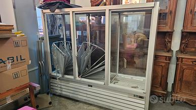 Vetrina Silfer per pasticceria nuova danneggiata