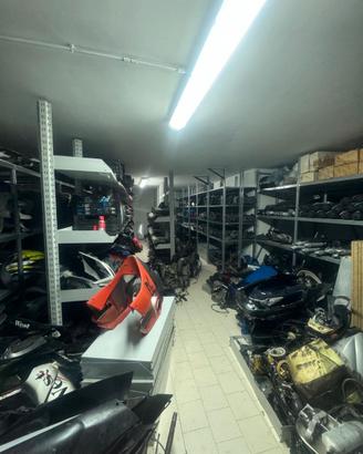 Stock svendita ricambi usati e nuovi