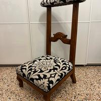 Antico inginocchiatoio in legno