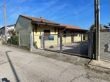 CASA SINGOLA CON AMPIO GIARDINO