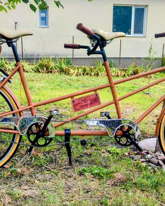Bicicletta da città Tandem per 2 persone.