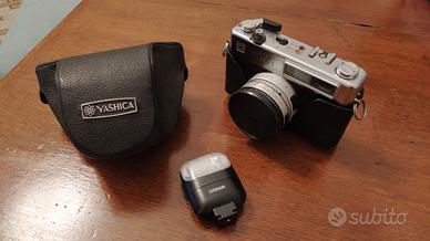Macchina fotografica Yashica Mg-1 anni '70