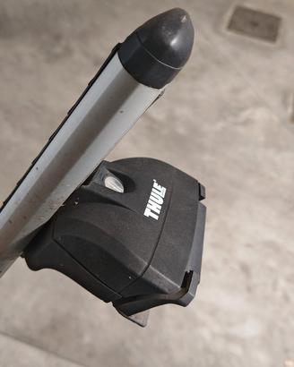 Thule wingbar Evo - Auto con barre longitudinali