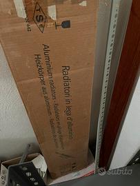 Teemosifone/radiatore bianco cime foto