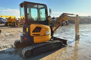 mini escavatore kato imer 37