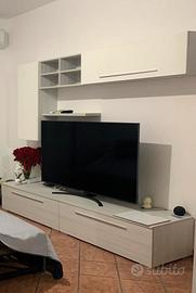 Parete attrezzata moderna