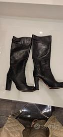 stivale donna in pelle nera