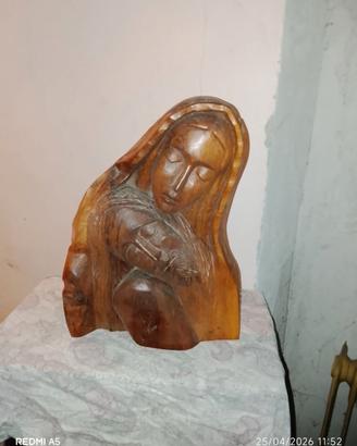 Scultura Pietà in legno di noce