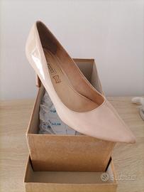 Décolleté da donna in vernice beige rosata 39