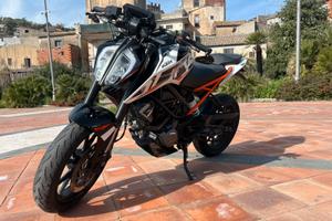 Ktm  duke 125
