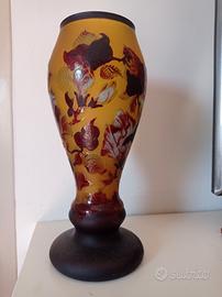 vaso ispirato a Gallè