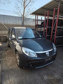DACIA SANDERO DEL 2009 PER RICAMBI