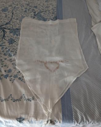 set di tende di lino ricamate panna