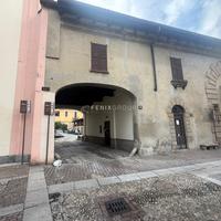QUADRILOCALE CON GIARDINO PRIVATO