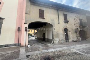 QUADRILOCALE CON GIARDINO PRIVATO