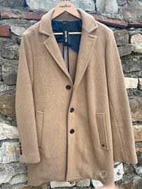 Cappotto corto in lana.taglia48. Distretto 12