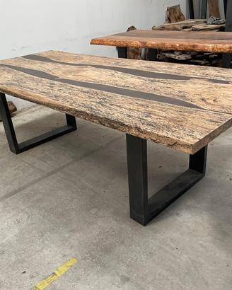 Tavolo legno e resina