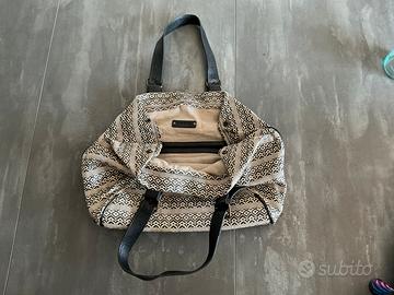Borsa Logan