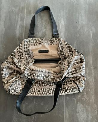 Borsa Logan