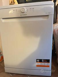 Lavastoviglie Indesit