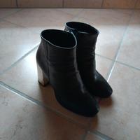 Scarpe stivaletto donna in pelle nera, numero 38.