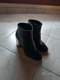 Scarpe stivaletto donna in pelle nera, numero 38.