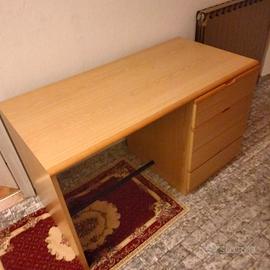Scrivania in legno 