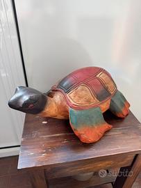 Statua tartaruga in legno