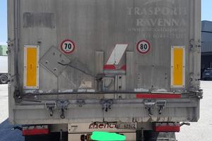 Semirimorchio vasca Menci