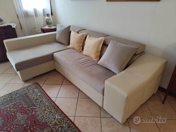 Divano letto con penisola e contenitore