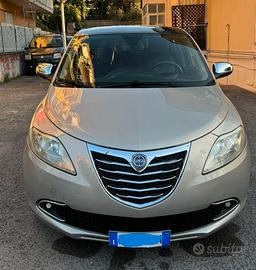 Lancia y anno 2011  cilindrata 1300 multijet