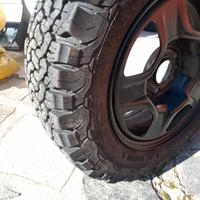 4 pneumatici con  4 cerchi per jeep RENEGADE 