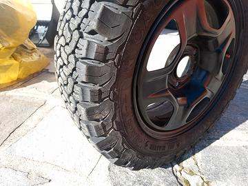 4 pneumatici con  4 cerchi per jeep RENEGADE 