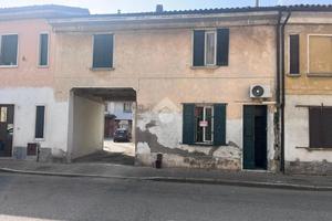 CASA DI CORTE A CORTEOLONA E GENZONE