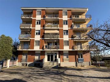 TRILOCALE CON BALCONE