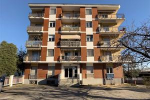 TRILOCALE CON BALCONE