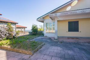 VILLA SINGOLA A MONTE SAN PIETRO