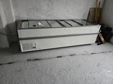 Freezer da negozio a pozzetto