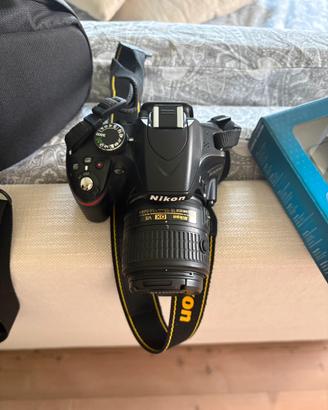 Macchinetta fotografica D3200 colore nero