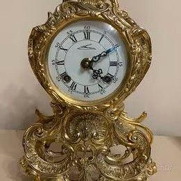 Orologio da tavolo/camino in ottone dorato