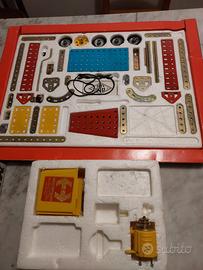 Meccano originale. Gioco di costruzioni in metallo