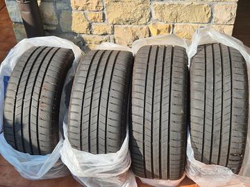 4 Pneumatici 225/40R18 estivi Bridgstone T005