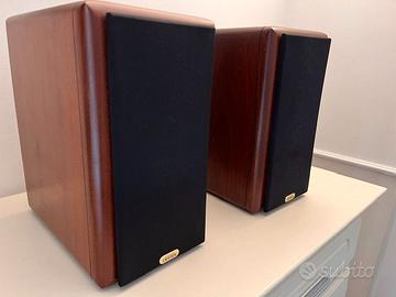 Diffusori Opera 1.5 AV + stand Norstone Stylum 2