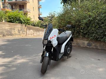 Seat MO 125 eScooter (12/2022) - Solo 4600 Km
