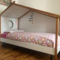 Letto a forma di casetta