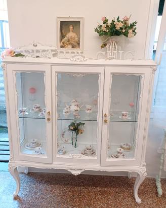 vetrina shabby 