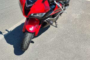 Honda cbr rr 600 