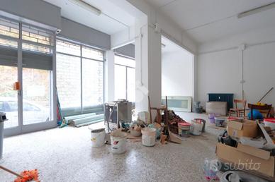 NEGOZIO A SAN SALVATORE MONFERRATO