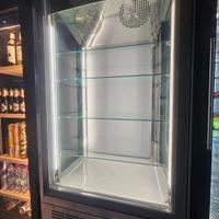 Vetrina pasticceria negativa e positiva