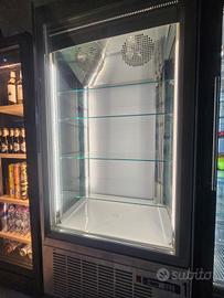 Vetrina pasticceria negativa e positiva